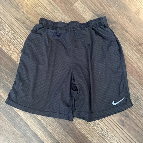 Nike Black Dri Fit Shorts XL EUC Basketball Shorts - Picture 1 of 11
